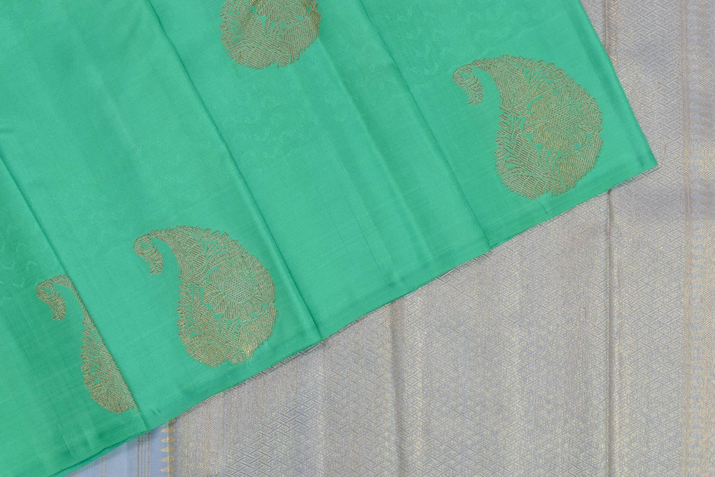 Kanjivaram silk saree SS4143