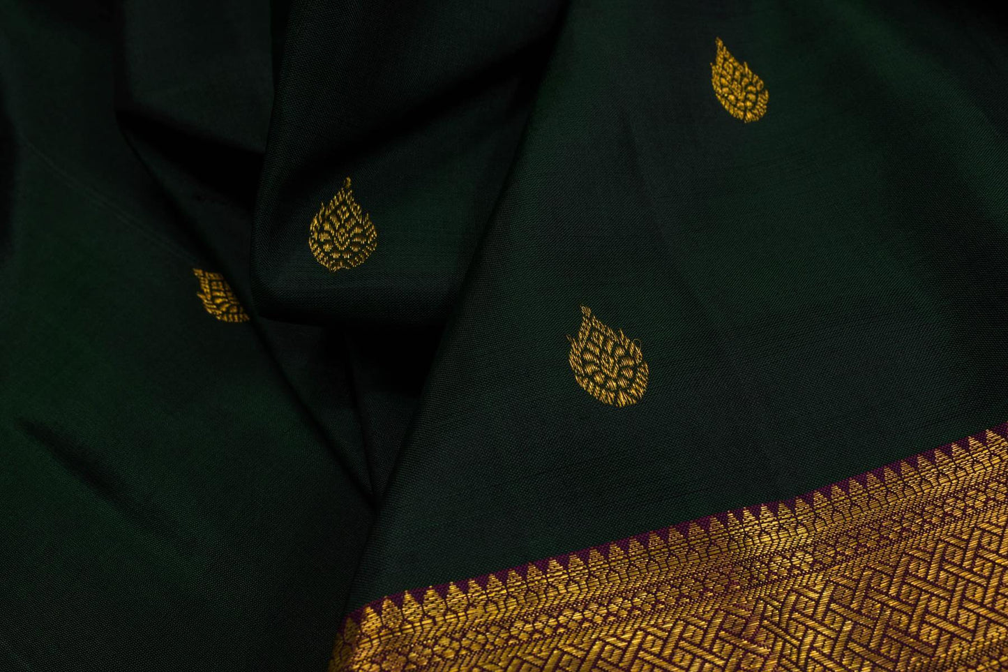 Kanjivaram silk saree SS4219