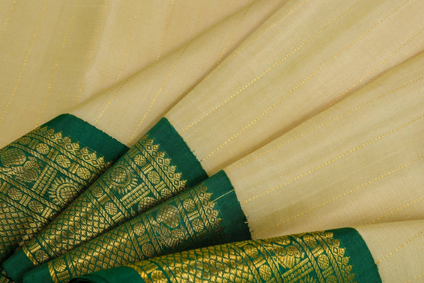 Kanjivaram silk saree SS4385