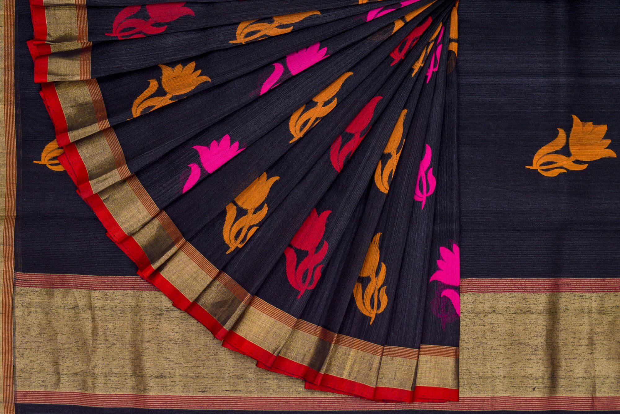 Buy KAKALI'S WORLD Breathable Organic Banarasi Silk Saree For Wedding  Shenanigans & festive collection(Red) at Amazon.in
